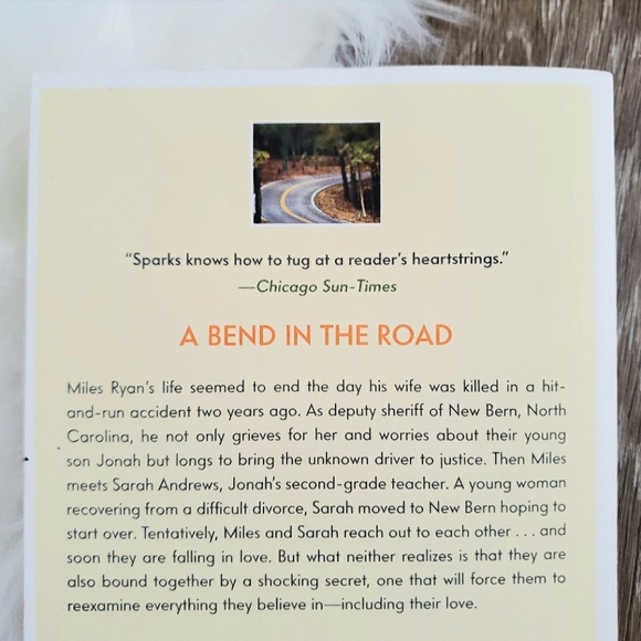 A Bend in the Road by Nicholas Sparks - Picture 3 of 3